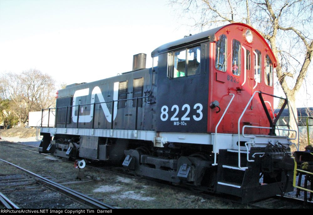 CN 8223